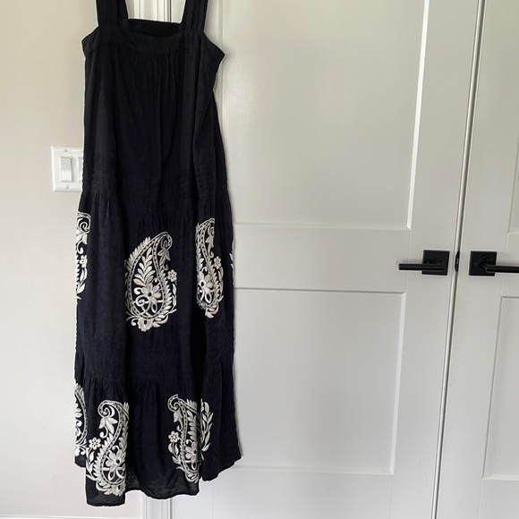 Felicity embroidered maxi dress - Picture 3 of 4
